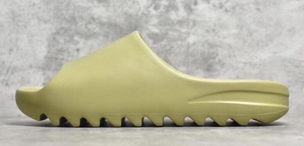 Aidas Originals Yeezy Slide RESIN FX0494